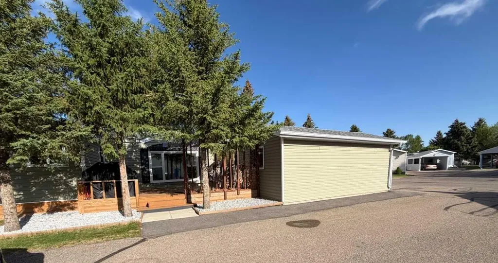 2923 31 Avenue S Lethbridge AB T1K 6S6