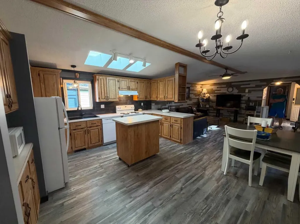 2923 31 Avenue S Lethbridge AB T1K 6S6