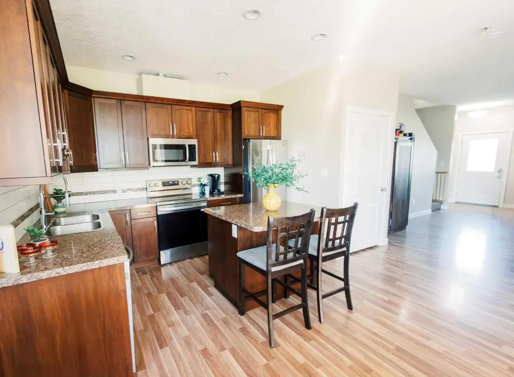 5007B 46 Street Stettler AB T4K 1A7