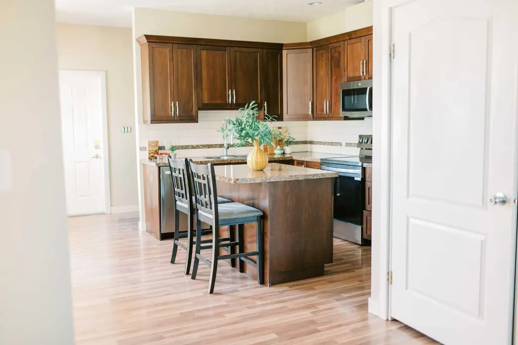 5007B 46 Street Stettler AB T4K 1A7