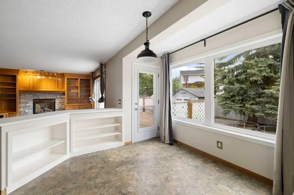 439 Douglas Woods Drive SE Calgary AB T2Z2H1