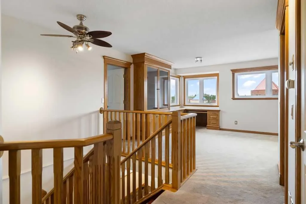 439 Douglas Woods Drive SE Calgary AB T2Z2H1