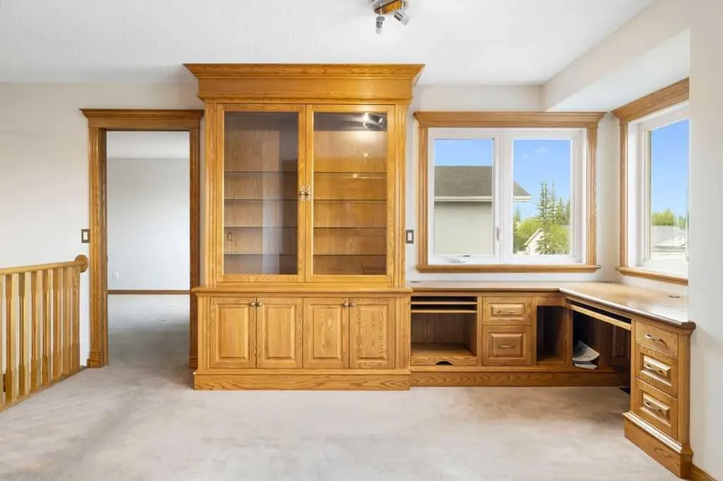 439 Douglas Woods Drive SE Calgary AB T2Z2H1