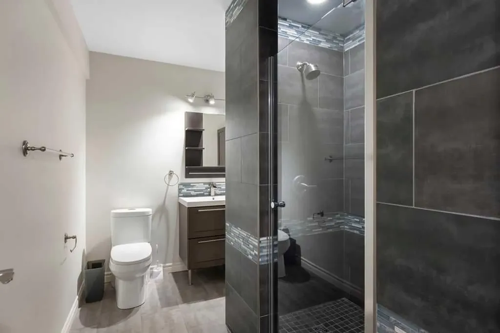 439 Douglas Woods Drive SE Calgary AB T2Z2H1