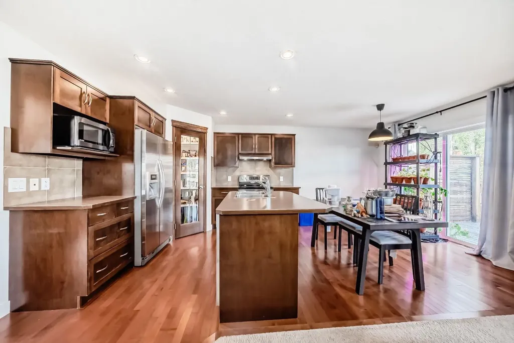 799 Tuscany Drive NW Calgary AB T3L 3A4