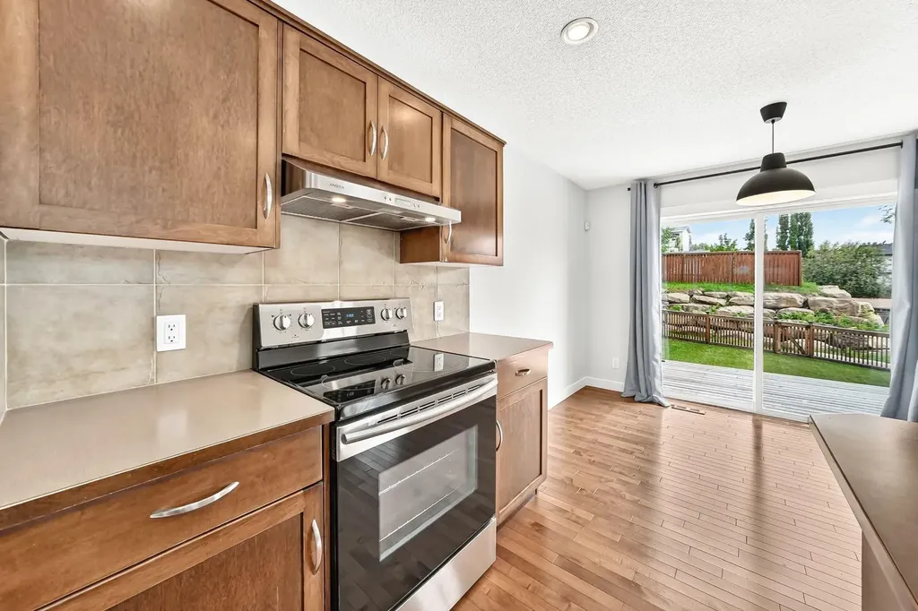 799 Tuscany Drive NW Calgary AB T3L 3A4