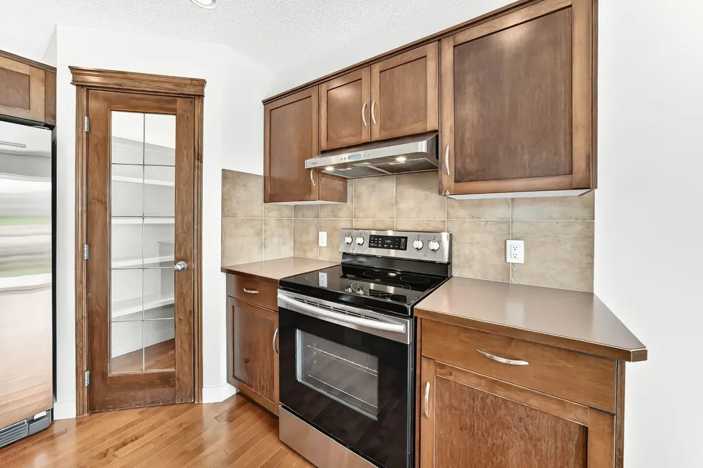 799 Tuscany Drive NW Calgary AB T3L 3A4