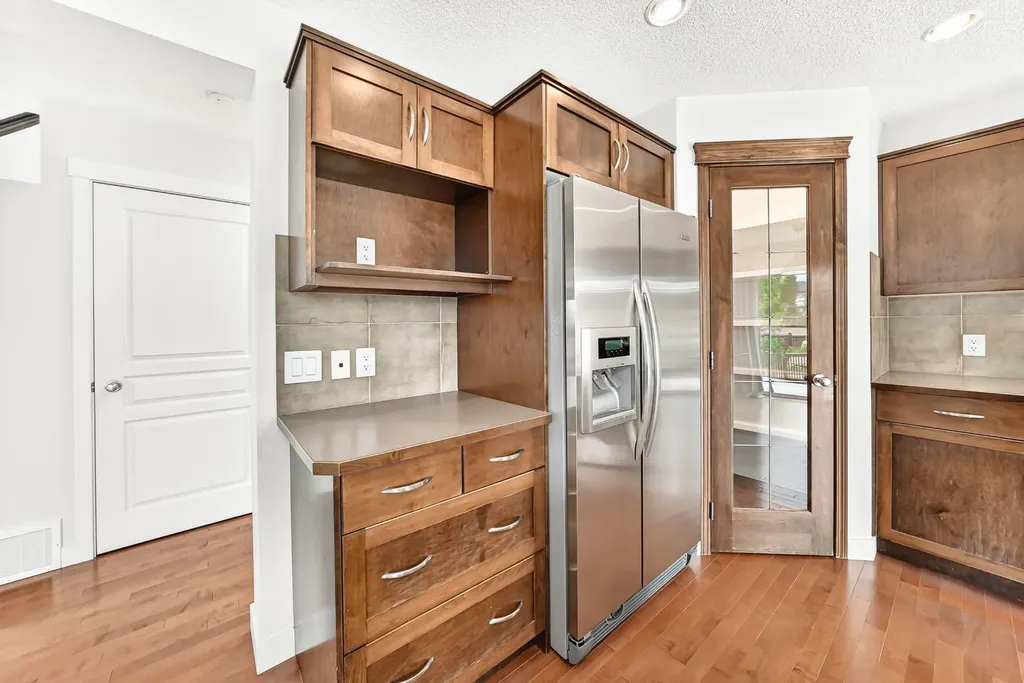 799 Tuscany Drive NW Calgary AB T3L 3A4