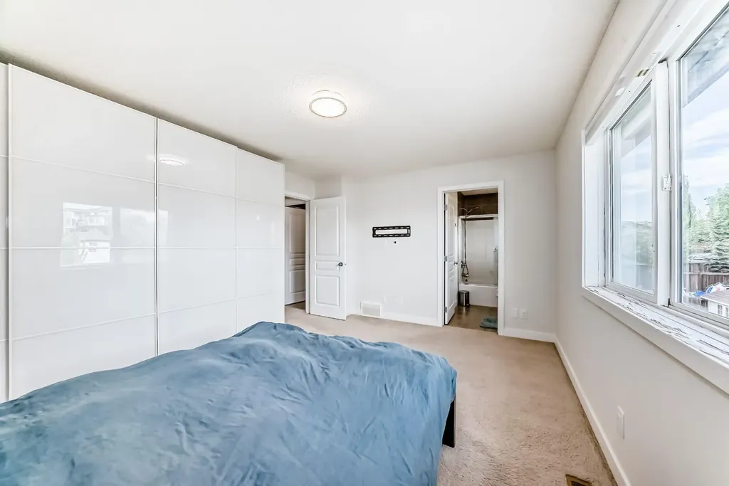 799 Tuscany Drive NW Calgary AB T3L 3A4