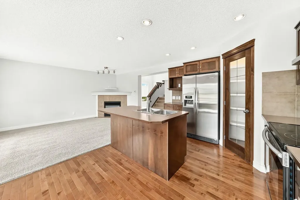 799 Tuscany Drive NW Calgary AB T3L 3A4