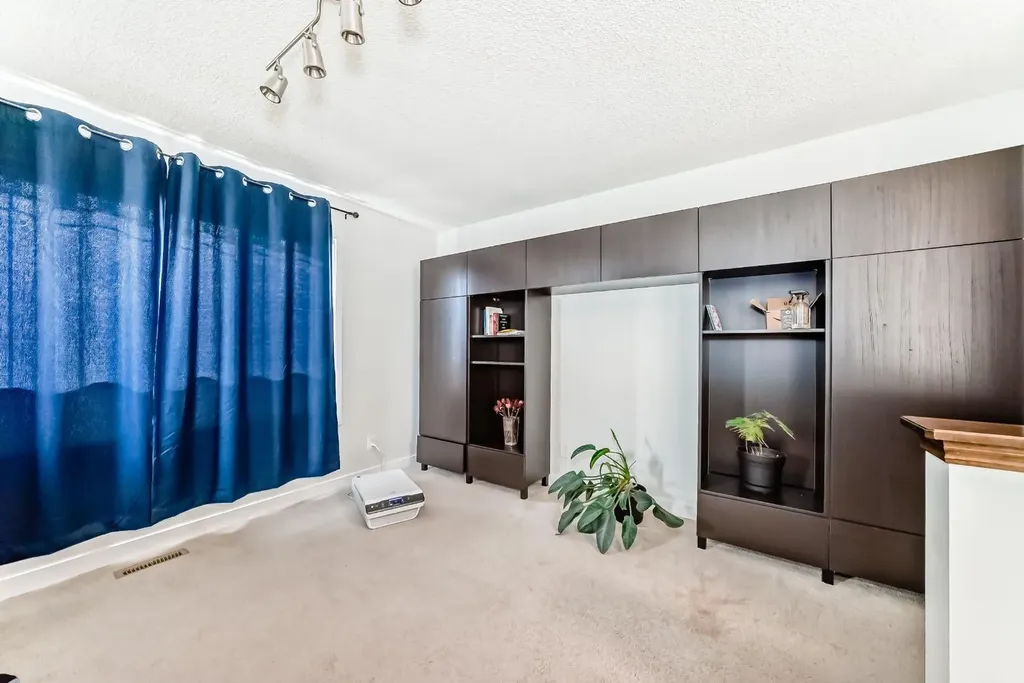 799 Tuscany Drive NW Calgary AB T3L 3A4