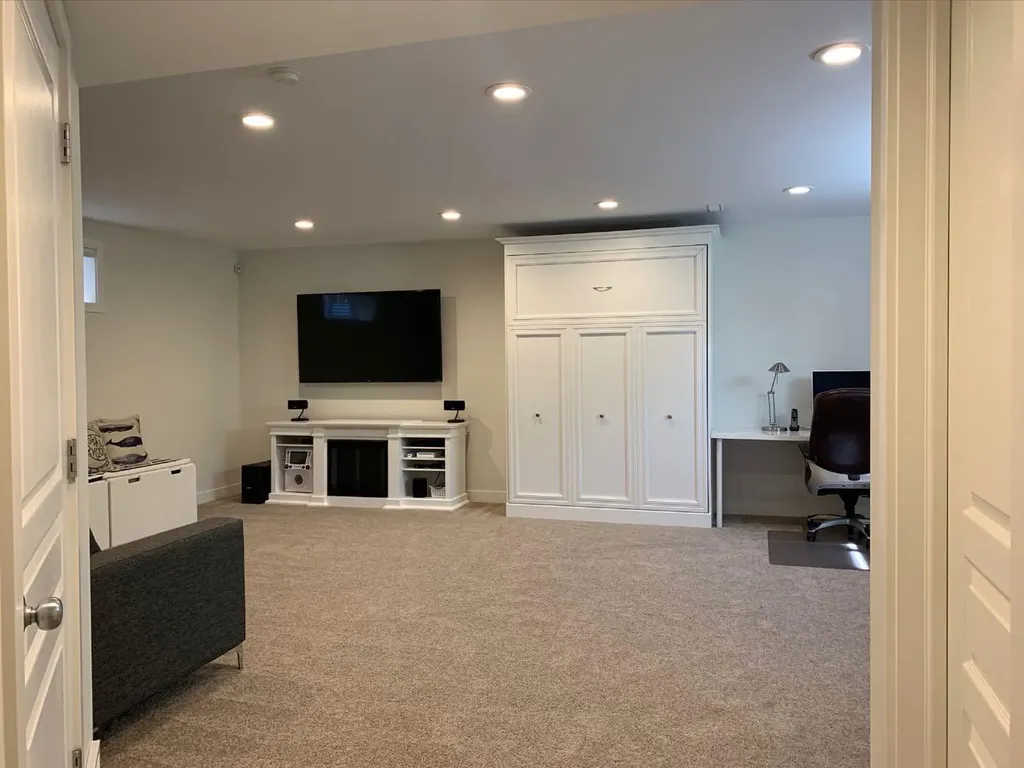 799 Tuscany Drive NW Calgary AB T3L 3A4