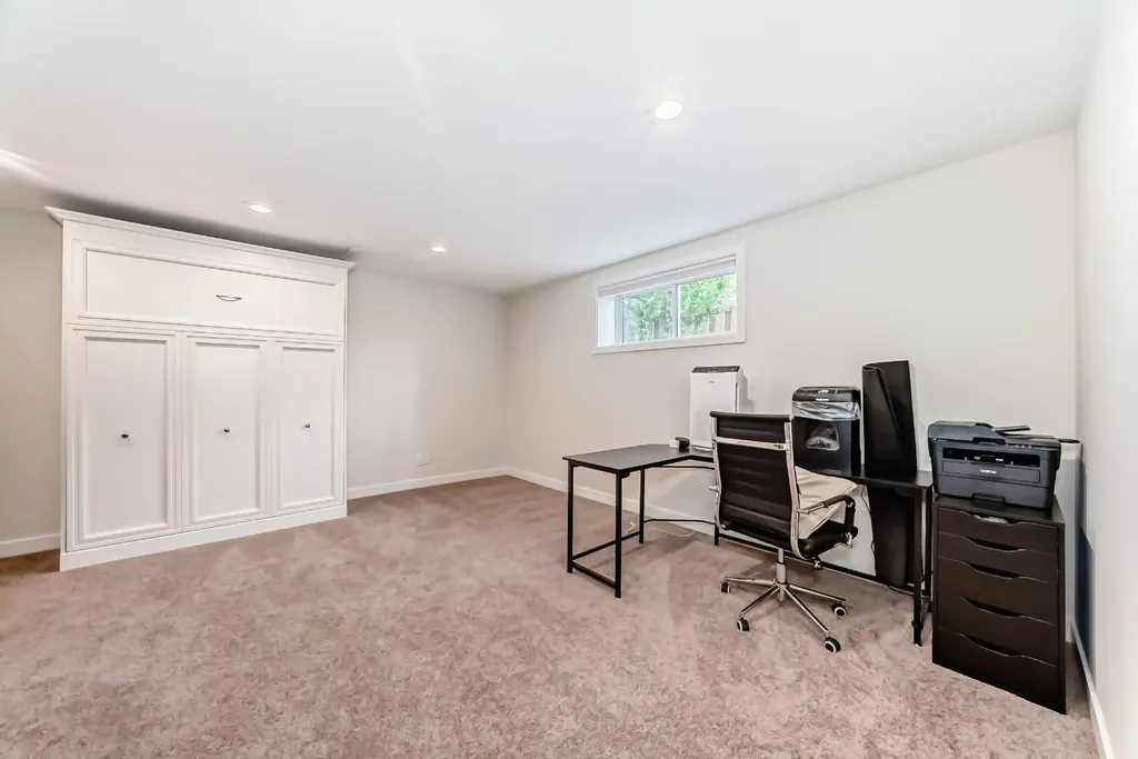 799 Tuscany Drive NW Calgary AB T3L 3A4