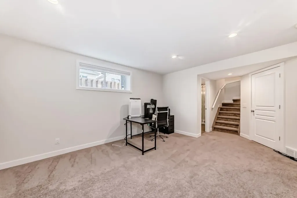 799 Tuscany Drive NW Calgary AB T3L 3A4