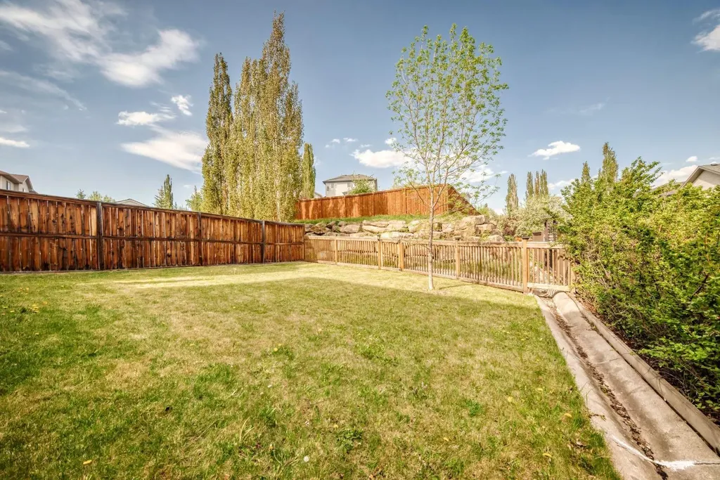 799 Tuscany Drive NW Calgary AB T3L 3A4
