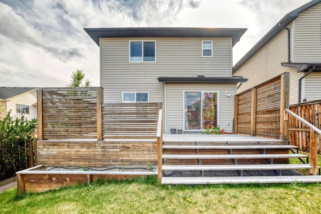 799 Tuscany Drive NW Calgary AB T3L 3A4