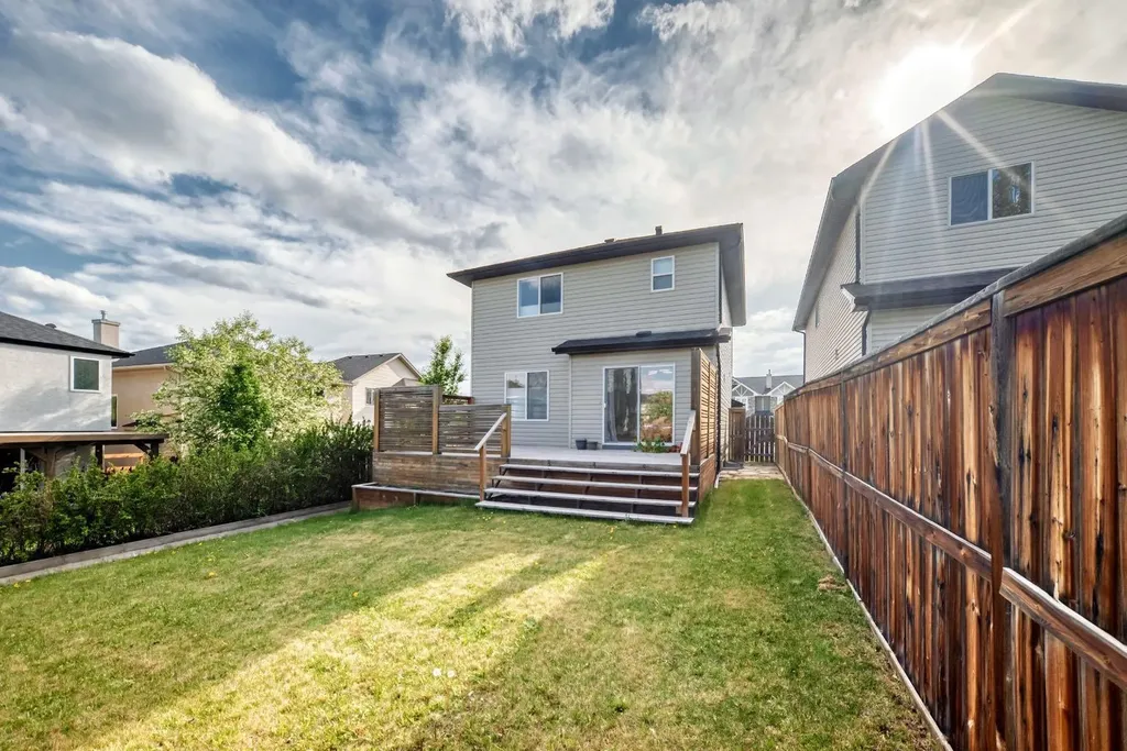 799 Tuscany Drive NW Calgary AB T3L 3A4
