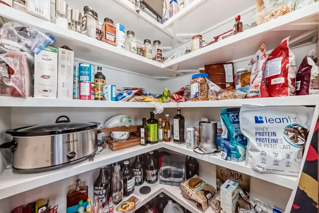 799 Tuscany Drive NW Calgary AB T3L 3A4