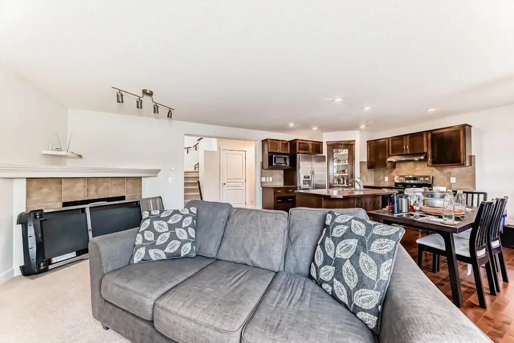 799 Tuscany Drive NW Calgary AB T3L 3A4