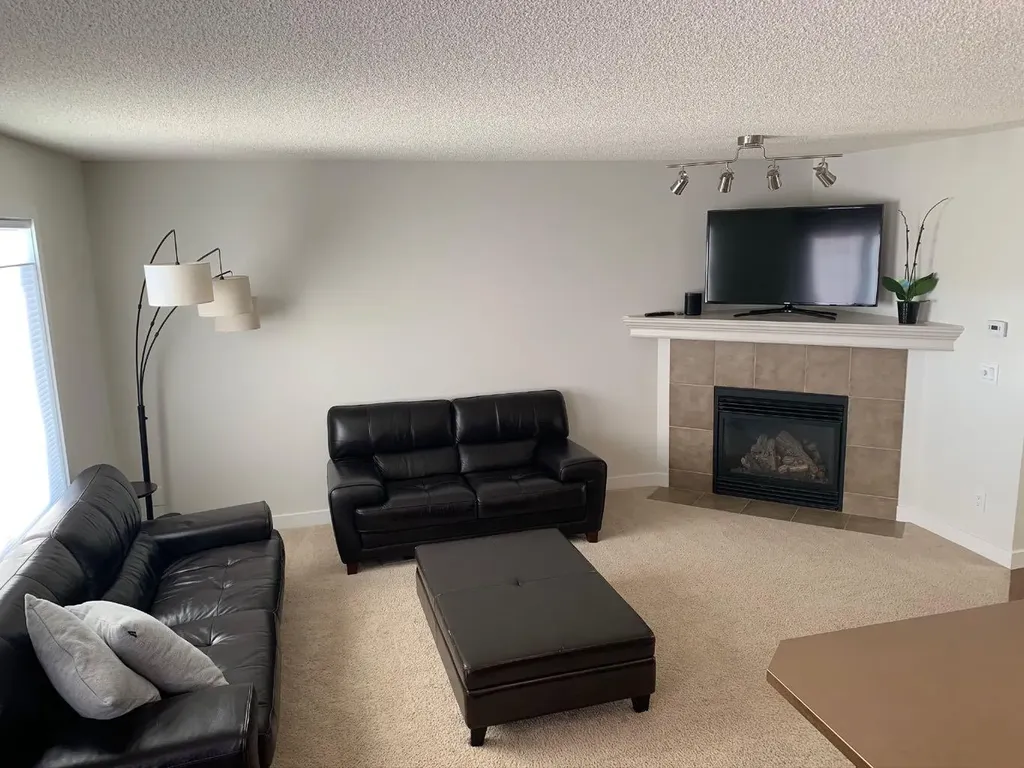 799 Tuscany Drive NW Calgary AB T3L 3A4