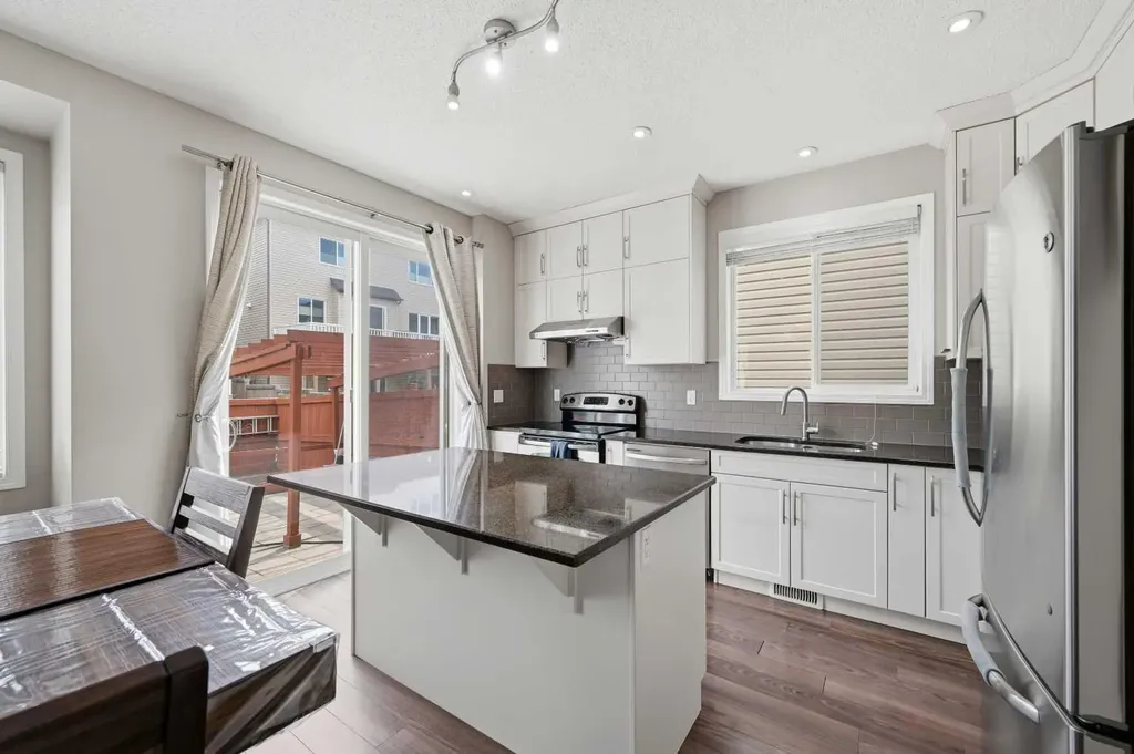 146 Windwood Grove SW Airdrie AB T4B 3S8