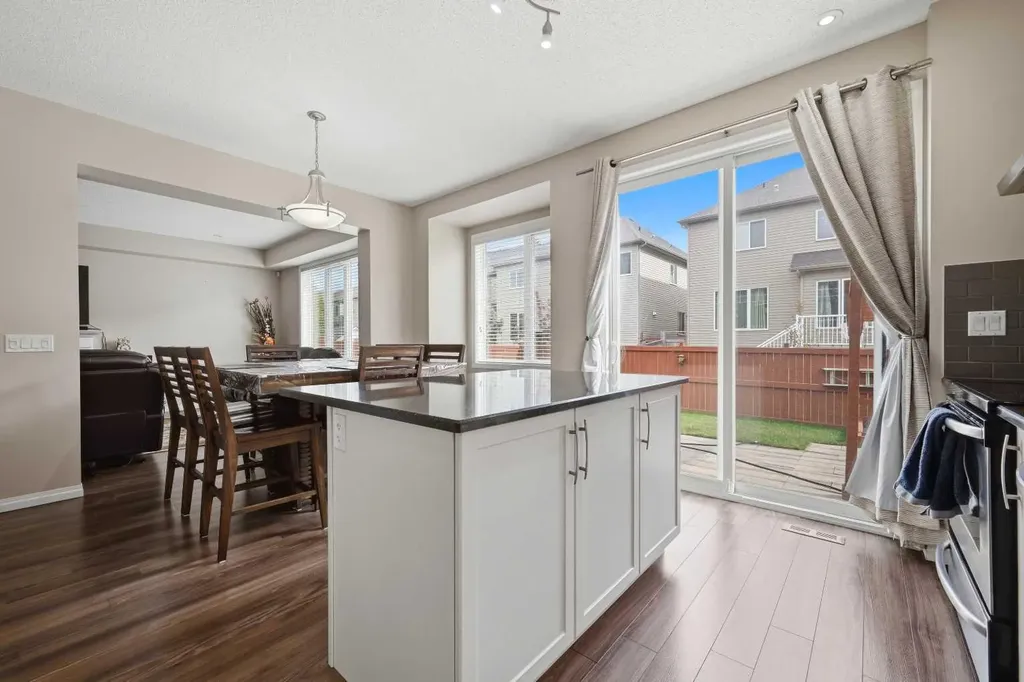 146 Windwood Grove SW Airdrie AB T4B 3S8