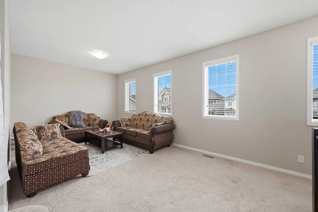 146 Windwood Grove SW Airdrie AB T4B 3S8