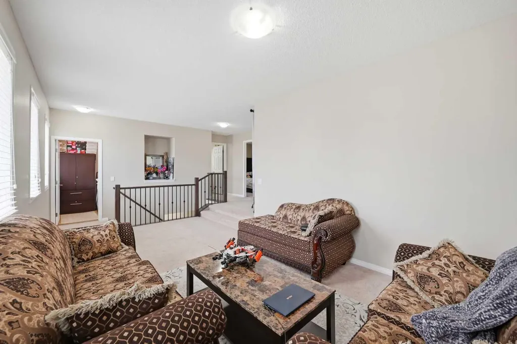 146 Windwood Grove SW Airdrie AB T4B 3S8