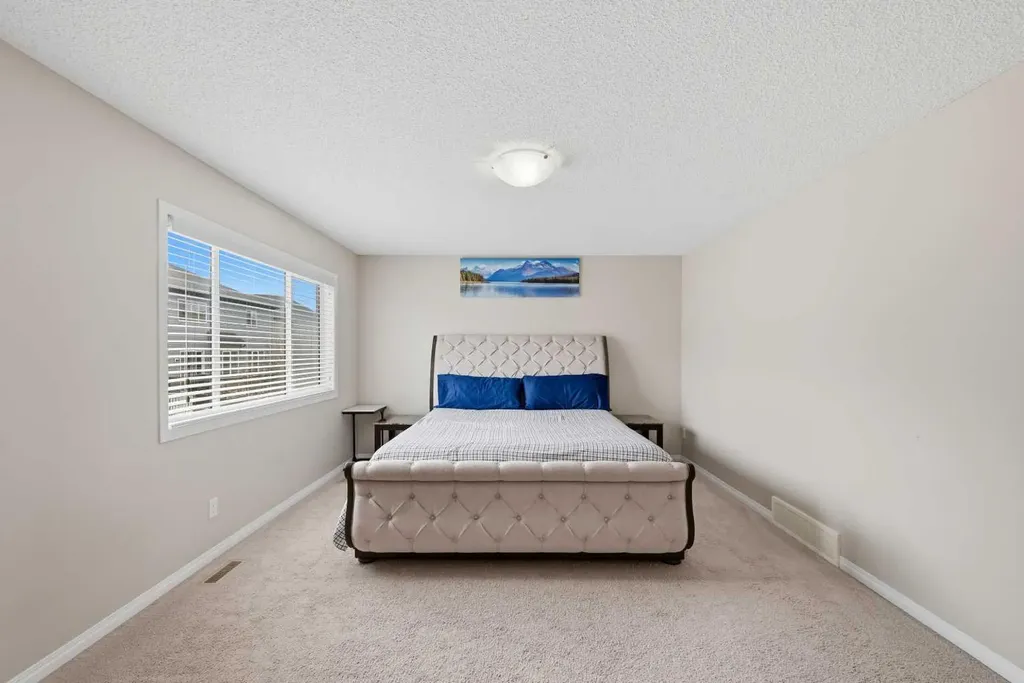 146 Windwood Grove SW Airdrie AB T4B 3S8