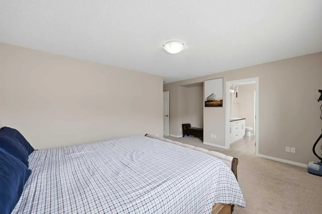 146 Windwood Grove SW Airdrie AB T4B 3S8