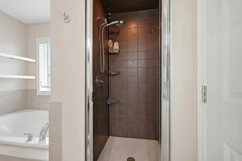 146 Windwood Grove SW Airdrie AB T4B 3S8