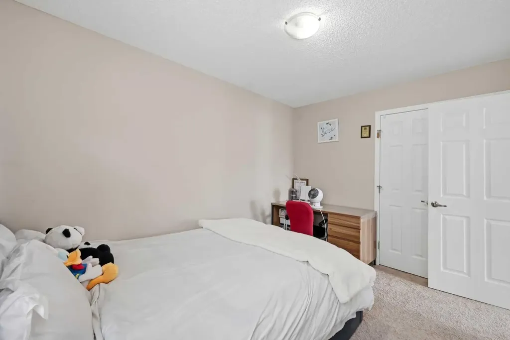146 Windwood Grove SW Airdrie AB T4B 3S8