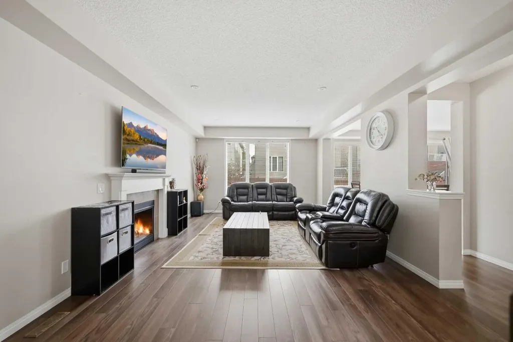 146 Windwood Grove SW Airdrie AB T4B 3S8