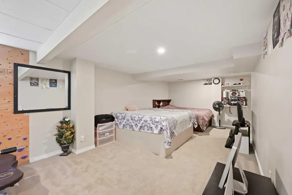 146 Windwood Grove SW Airdrie AB T4B 3S8