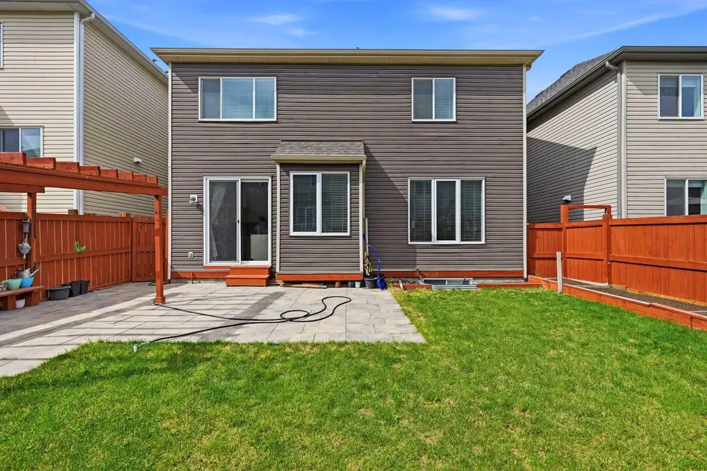 146 Windwood Grove SW Airdrie AB T4B 3S8