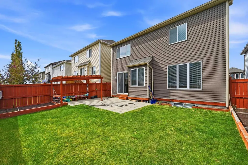 146 Windwood Grove SW Airdrie AB T4B 3S8