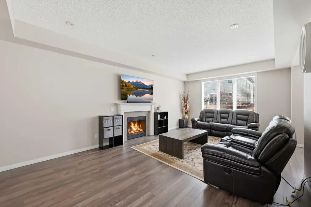 146 Windwood Grove SW Airdrie AB T4B 3S8