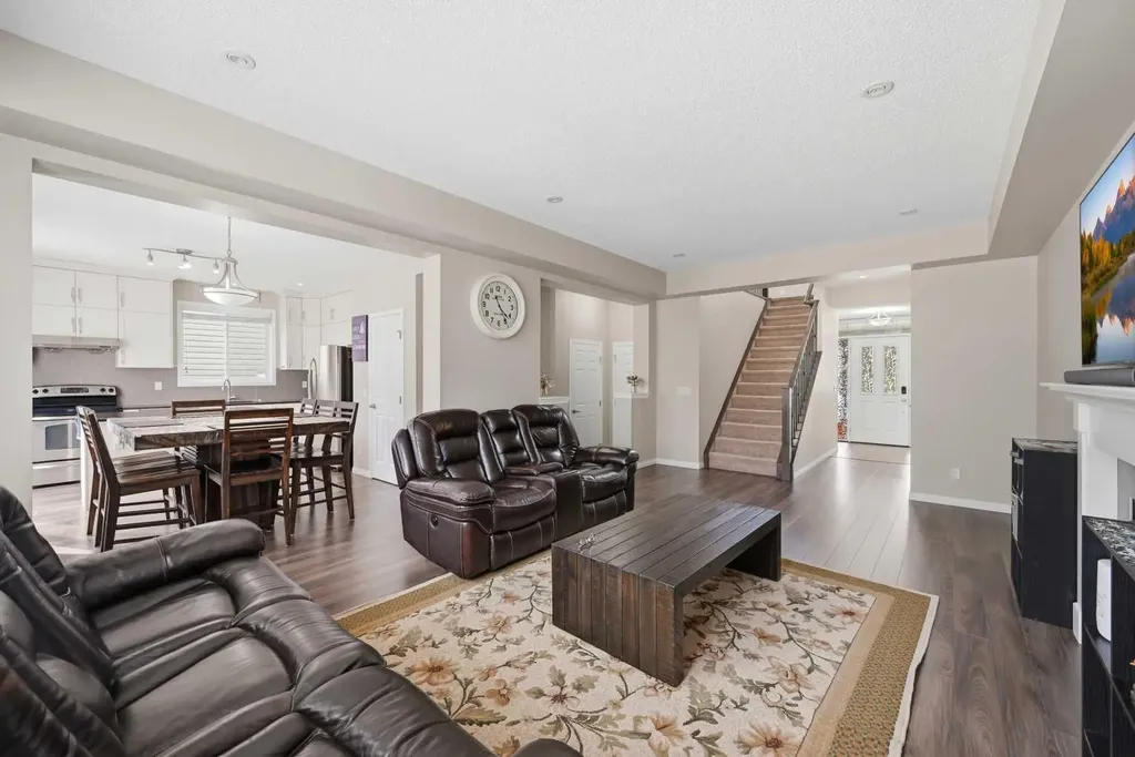 146 Windwood Grove SW Airdrie AB T4B 3S8