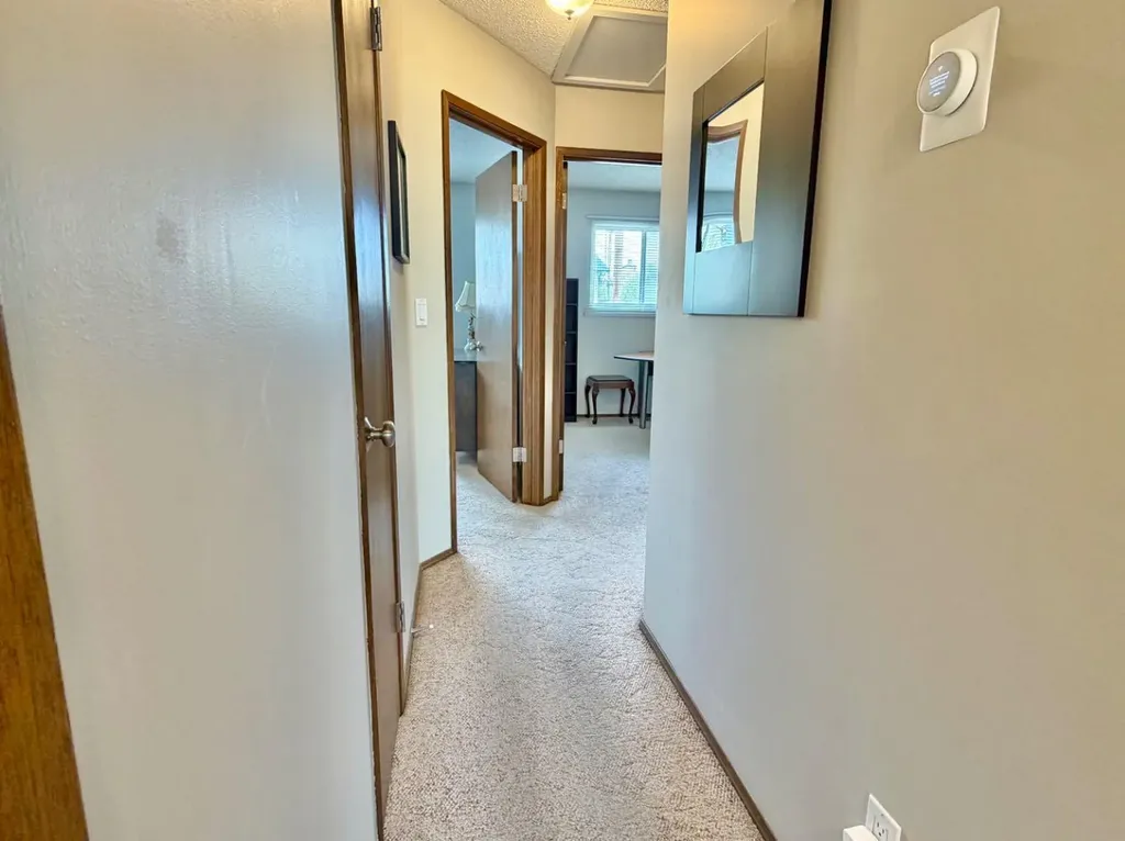 1387 Berkley Drive NW Calgary AB T3K1T5