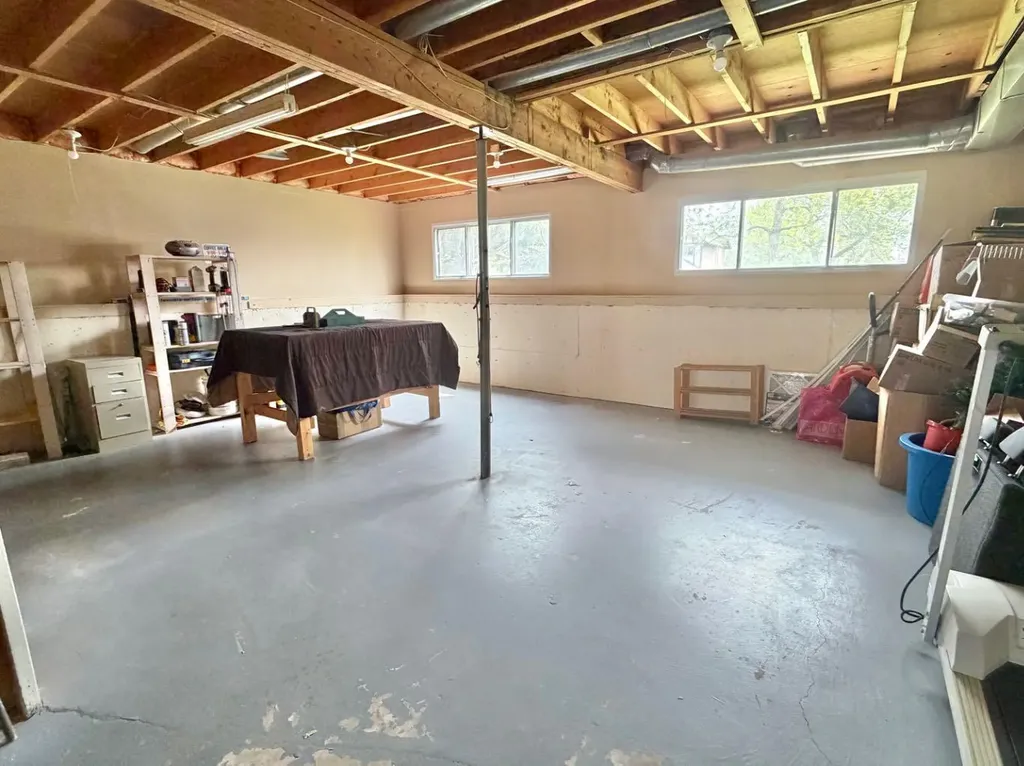 1387 Berkley Drive NW Calgary AB T3K1T5