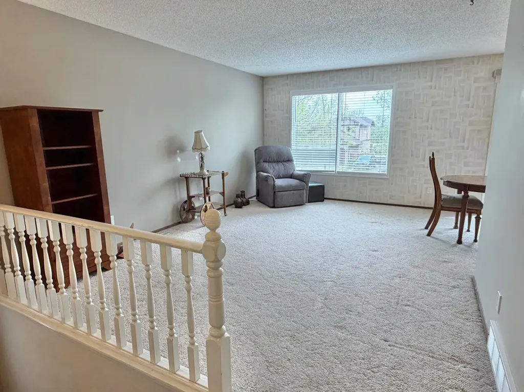 1387 Berkley Drive NW Calgary AB T3K1T5