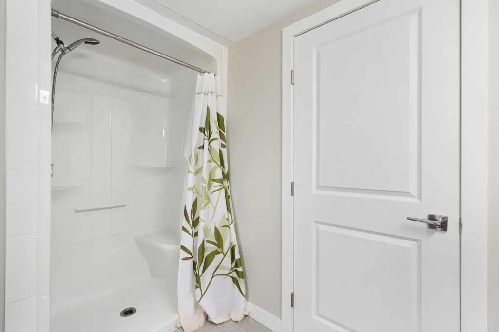 1016 Cannock Place SW Calgary AB T2W 1M7