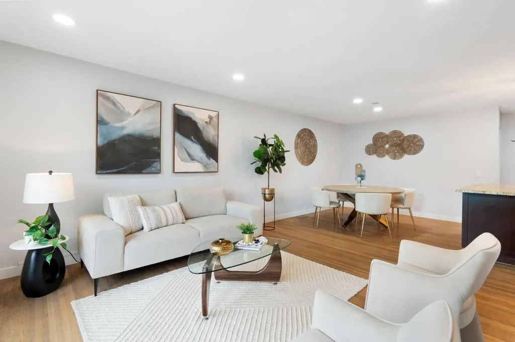 1016 Cannock Place SW Calgary AB T2W 1M7