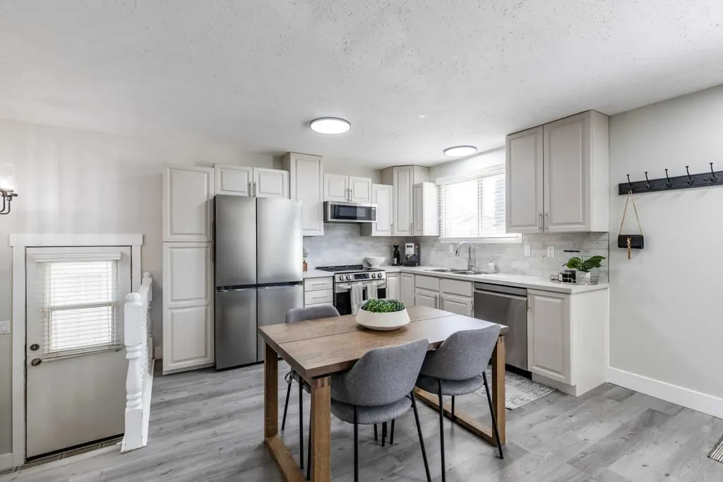 270 Shepherd Crescent SE Medicine Hat AB T1B 2K5