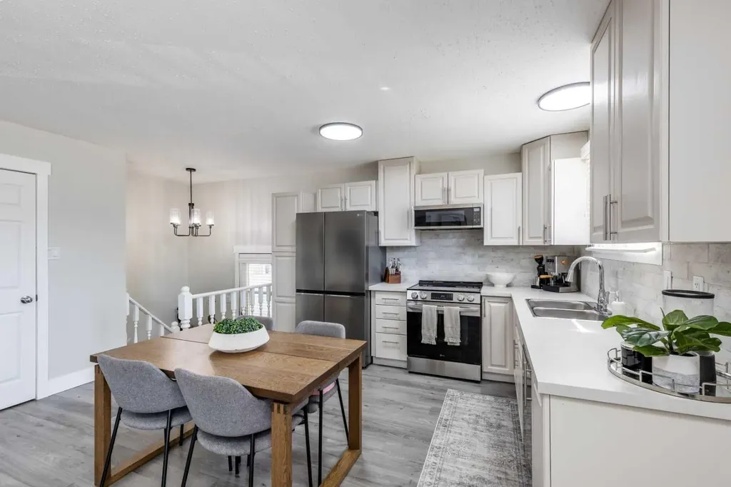 270 Shepherd Crescent SE Medicine Hat AB T1B 2K5