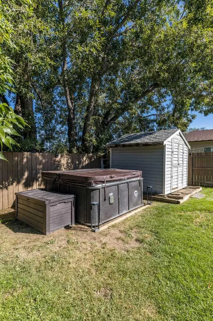 270 Shepherd Crescent SE Medicine Hat AB T1B 2K5