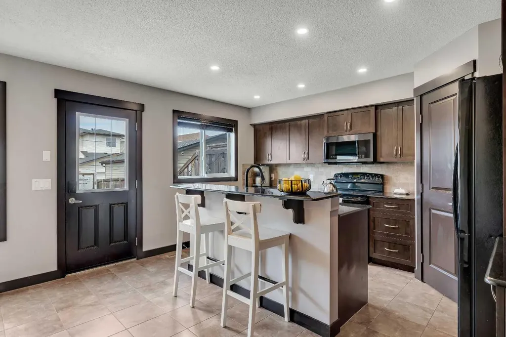 91 Panora Square NW Calgary AB T3K 0R3
