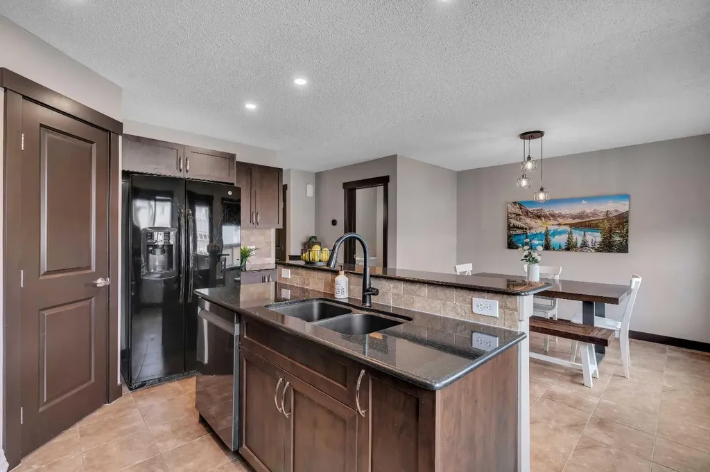 91 Panora Square NW Calgary AB T3K 0R3