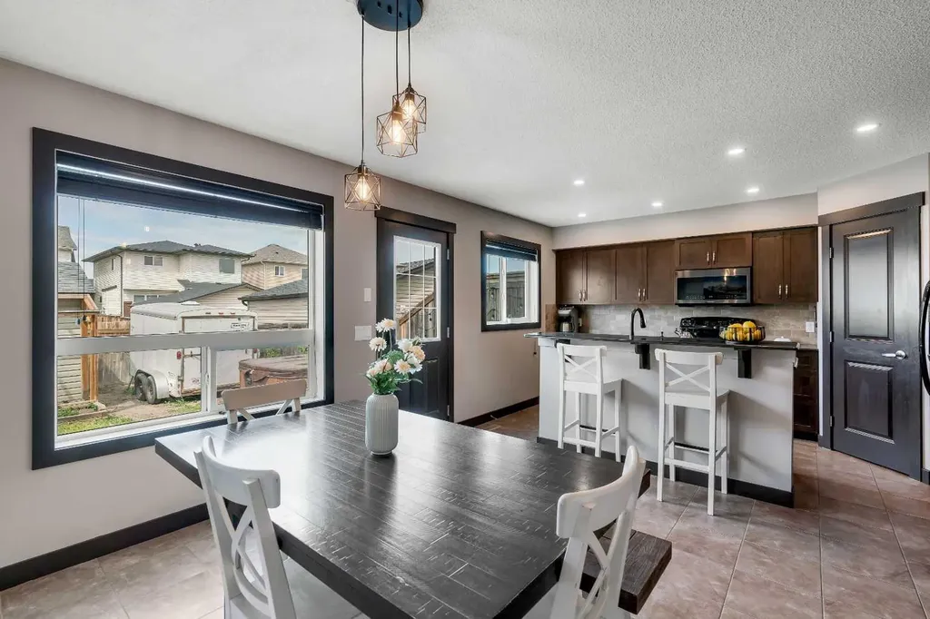 91 Panora Square NW Calgary AB T3K 0R3