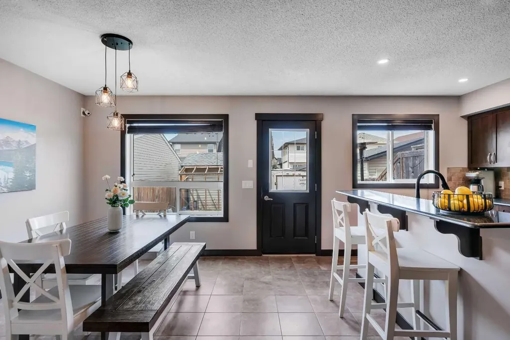 91 Panora Square NW Calgary AB T3K 0R3